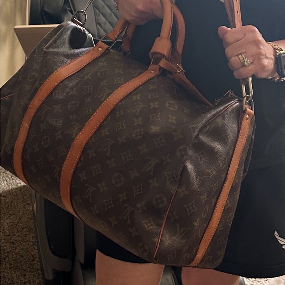 Authentic Louis Vuitton Keepall 50 Bandouliere Travel Bag with Strap - Picture 4 of 17